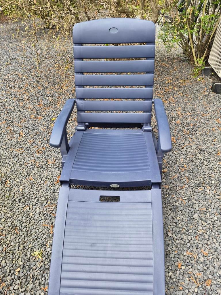 Hartman ligbed blauw met verstelbare leuning, Ophalen, Gebruikt, Kunststof, Verstelbaar