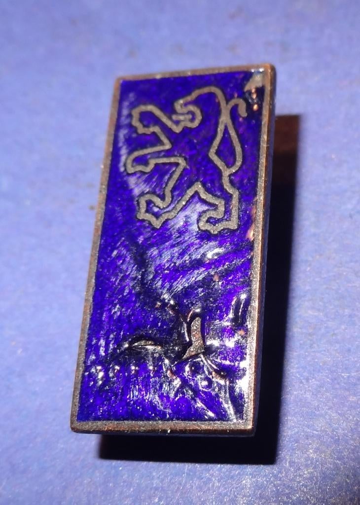 Peugeot Geemailleerde Revers Knoop 26 x 12 mm, Verzamelen, Verzenden, Gebruikt, Transport, Speldje of Pin