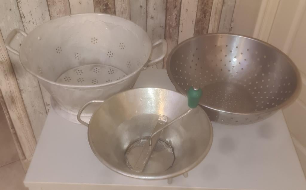 horeca groentezeef RVS + 2 horeca vergieten RVS, Ophalen, Zo goed als nieuw