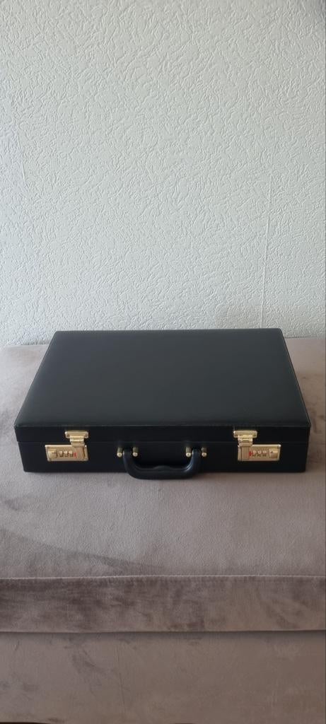 Attache koffer zwart, Ophalen, Nieuw, Hard kunststof, Slot