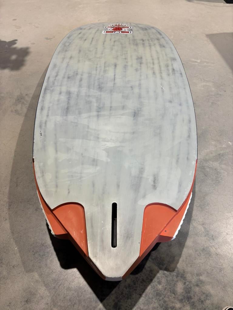 Starboard Isonic Carbon - 130L, Watersport en Boten, Windsurfen, Ophalen, Gebruikt, 7 m² of meer, Minder dan 250 cm