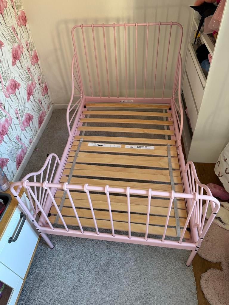 Ikea MINNEN kinderbed met matras, 70 tot 85 cm, Ophalen of Verzenden, Zo goed als nieuw, Lattenbodem