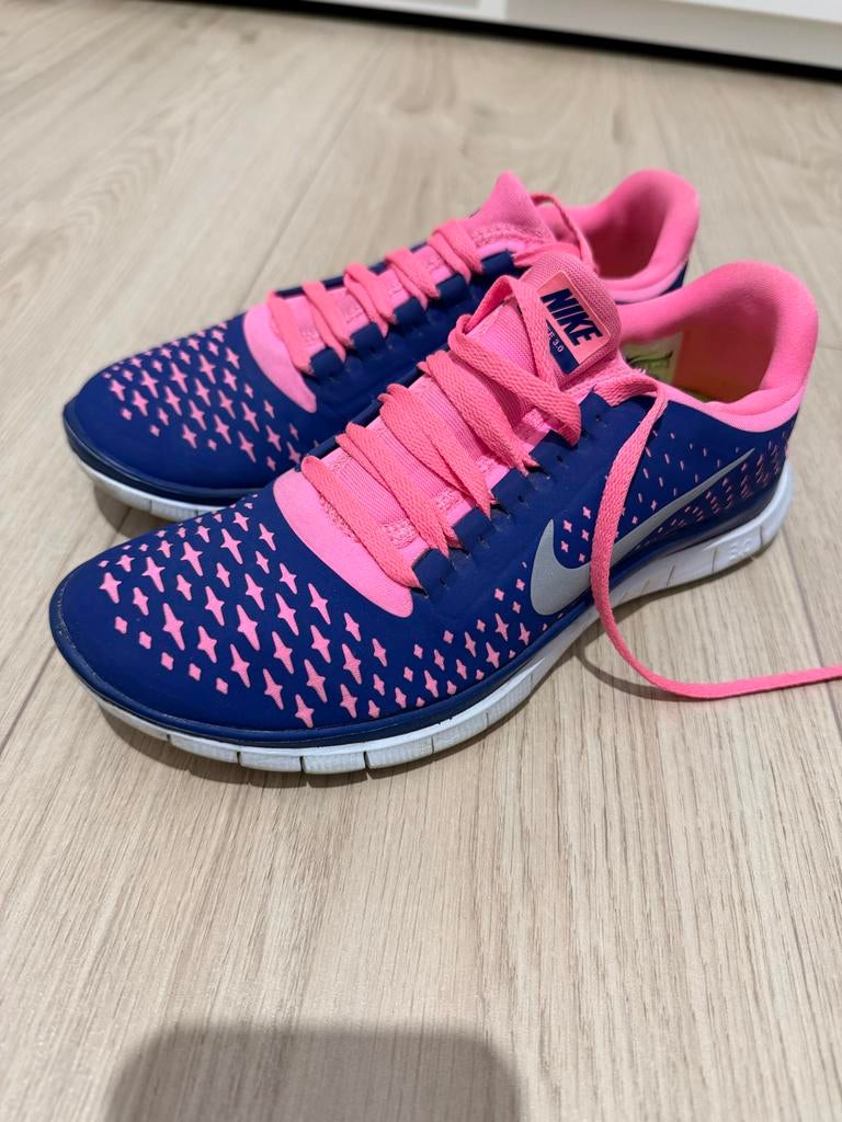 Nike Free Run - Maat 38 - Zo goed als nieuw!, Kleding | Dames, Schoenen, Ophalen of Verzenden, Zo goed als nieuw, Sportschoenen