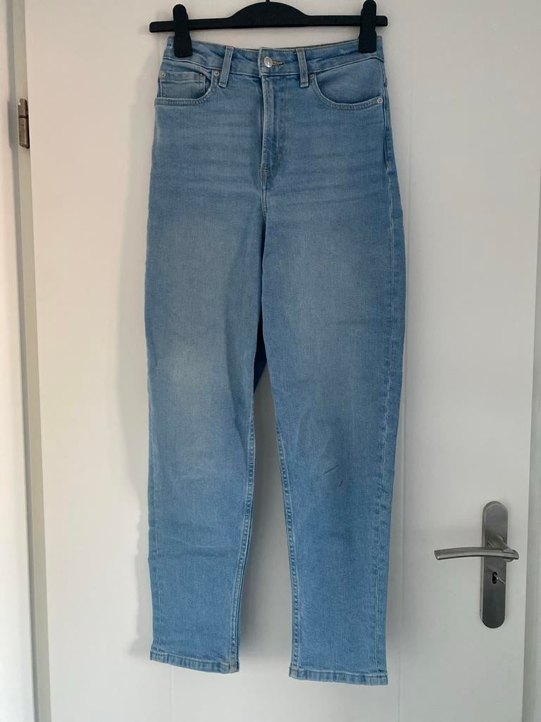H&M Divided Dames jeans Spijkerbroek Hoge Taille Mt 36, Ophalen of Verzenden, Zo goed als nieuw, Blauw, W28 - W29 (confectie 36)