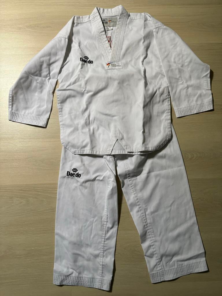 Taekwondo pak - maat 140, Sport en Fitness, Vechtsporten en Zelfverdediging, Gebruikt, Taekwondo, Maat XS of kleiner, Vechtsportpak