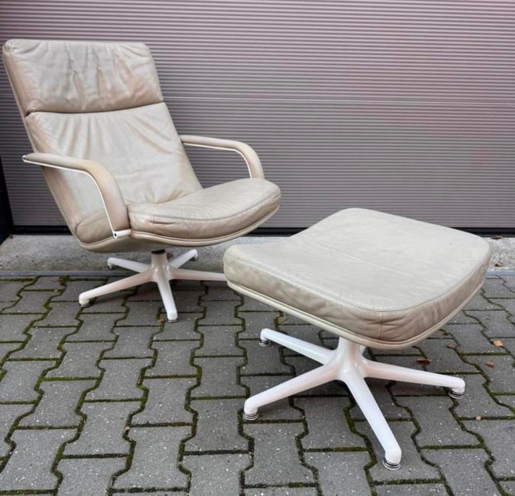 Artifort F141 set fauteuil + hocker, Ophalen, 50 tot 75 cm, Gebruikt, Vintage design