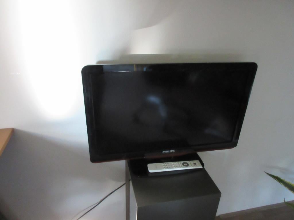 Philips LED kleurentelevisie 26 inch, Ophalen, Philips, 50 Hz, 60 tot 80 cm