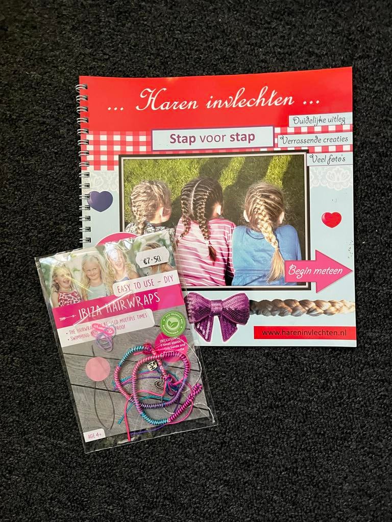 Haren Invlechten Boek + Ibiza Hairwraps, Ophalen of Verzenden, Zo goed als nieuw