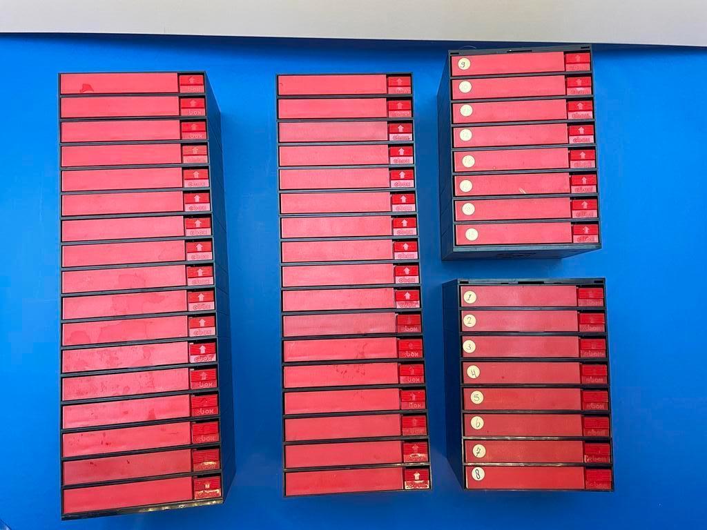 BASF cbox cassette opbergsysteem + bespeelde cassettes, Ophalen of Verzenden, Gebruikt, Overige genres, 2 t/m 25 bandjes