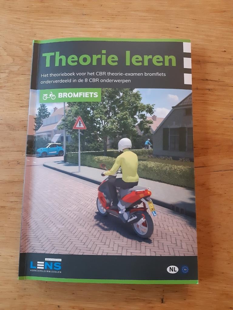 Theorie boek bromfiets, Boeken, Motoren, Ophalen, Zo goed als nieuw