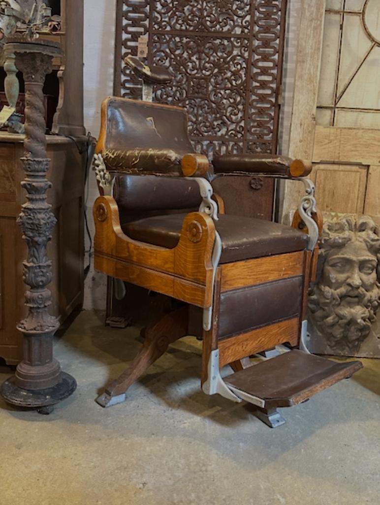 antieke kappersstoel kapper barbershop barbier Barber stoel, Antiek en Kunst, Ophalen of Verzenden