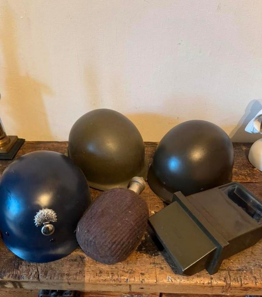 Lotje oud militair periscoop, helmen en veldfles, Verzamelen, Ophalen of Verzenden, Landmacht, Nederland, Overige typen