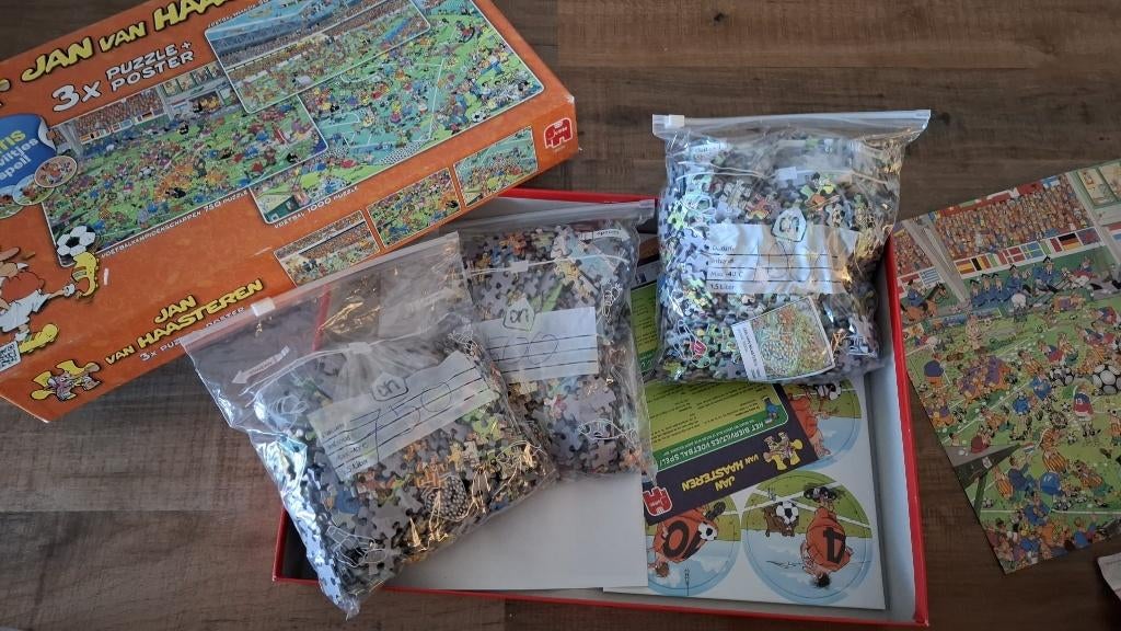 jan van haasterenpuzzel Voetbal (3puzzels in 1 doos), Ophalen, 500 t/m 1500 stukjes, Zo goed als nieuw, Legpuzzel