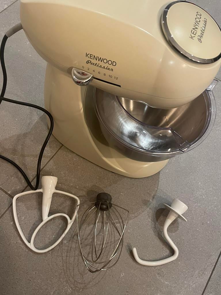 Kenwood patissier keukenmachine beige, Witgoed en Apparatuur, Keukenmixers, 4 liter of meer, Ophalen of Verzenden, Zo goed als nieuw