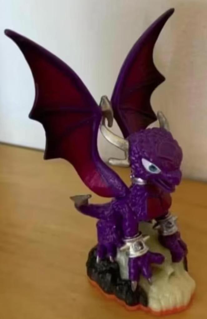 Skylanders Giants poppetje Cynder; oranje onderkant; draakje, Ophalen of Verzenden, Zo goed als nieuw