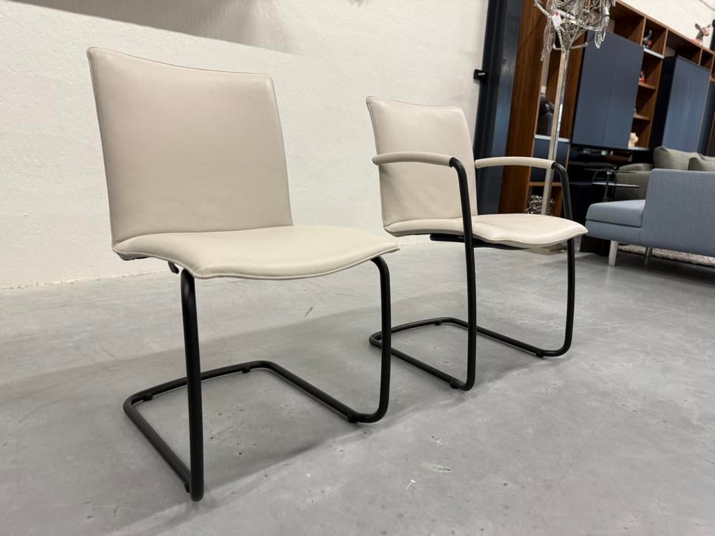 2 Nieuw Leolux Freyr eetkamerstoelen Leer Design stoel, Huis en Inrichting, Stoelen, Leolux, Twee, Overige kleuren, Nieuw