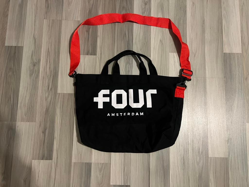Four tas medium, Sieraden, Tassen en Uiterlijk, Tassen | Damestassen, Ophalen of Verzenden, Zo goed als nieuw, Rood, Shopper