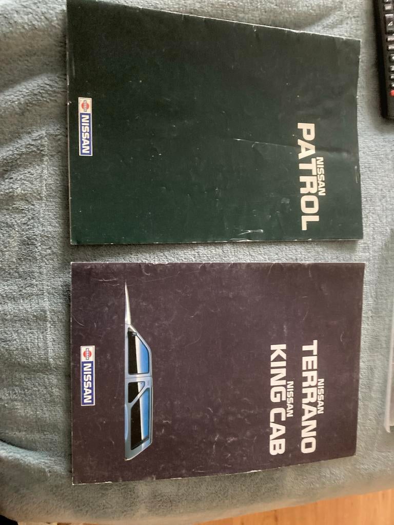 Nissan Patrol & King Cab 1988 Folders, Boeken, Auto's | Folders en Tijdschriften, Gelezen, Nissan, Ophalen of Verzenden