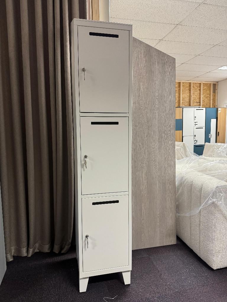 3 vaks lockerkast / postvakkenkast, Ophalen, Nieuw