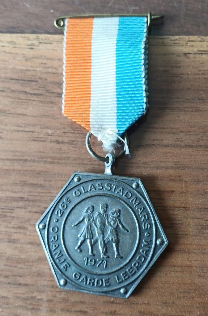 Wandel Medaille Oranje Garde Leerdam 26e Glasstadmars 1971, Ophalen of Verzenden, Overige materialen, Nederland