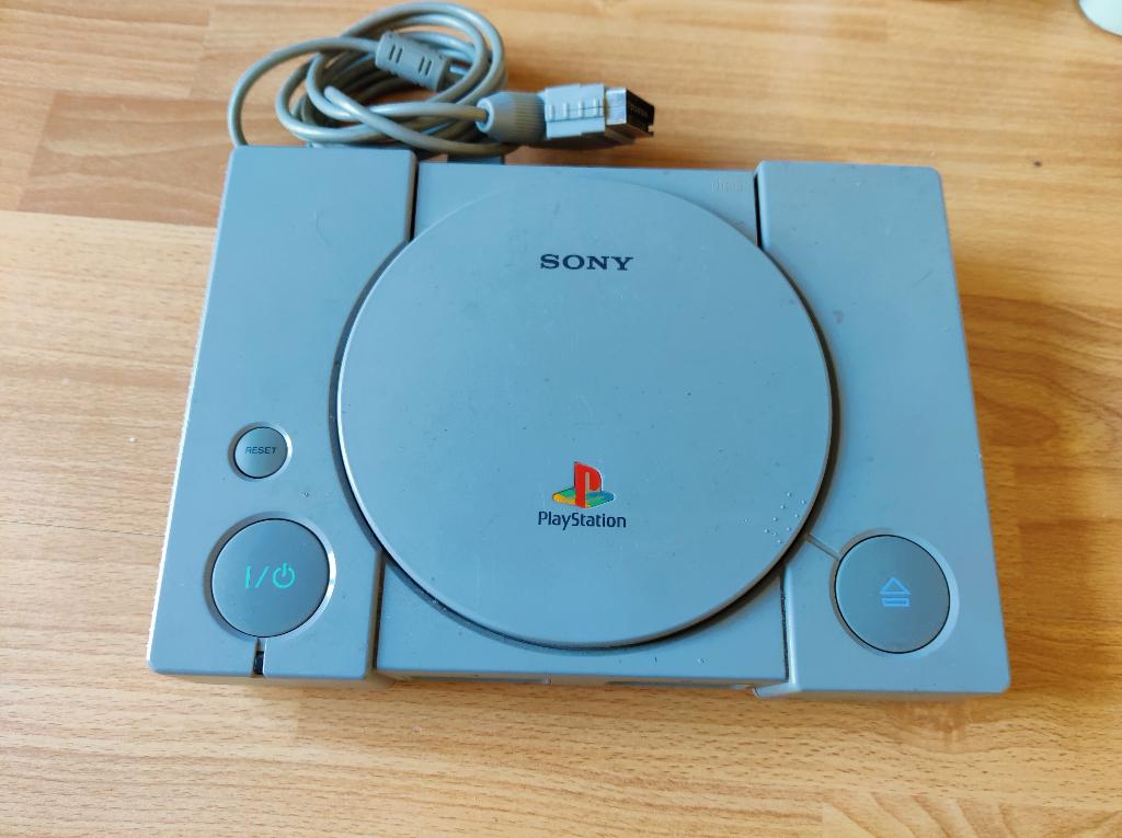 Playstation 1 met pistool 6-1, Ophalen of Verzenden, Gebruikt, Met 1 controller