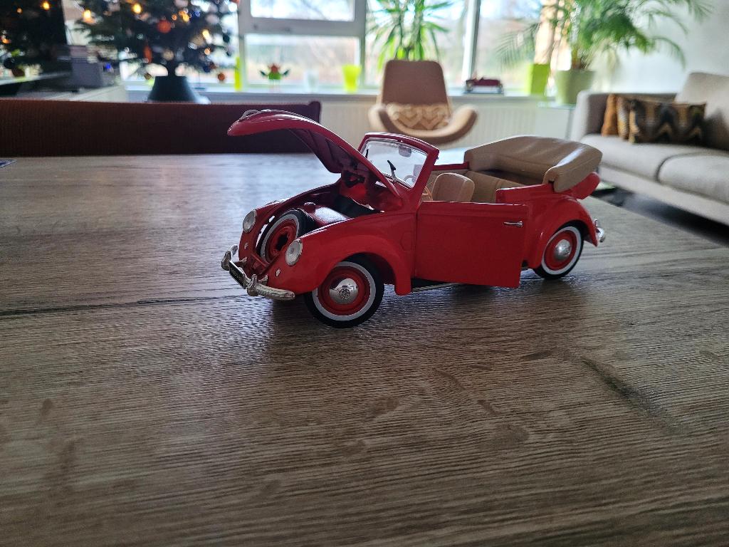 VW kever model Maisto cabriolet 1:18, Ophalen of Verzenden, Zo goed als nieuw, Auto, Maisto