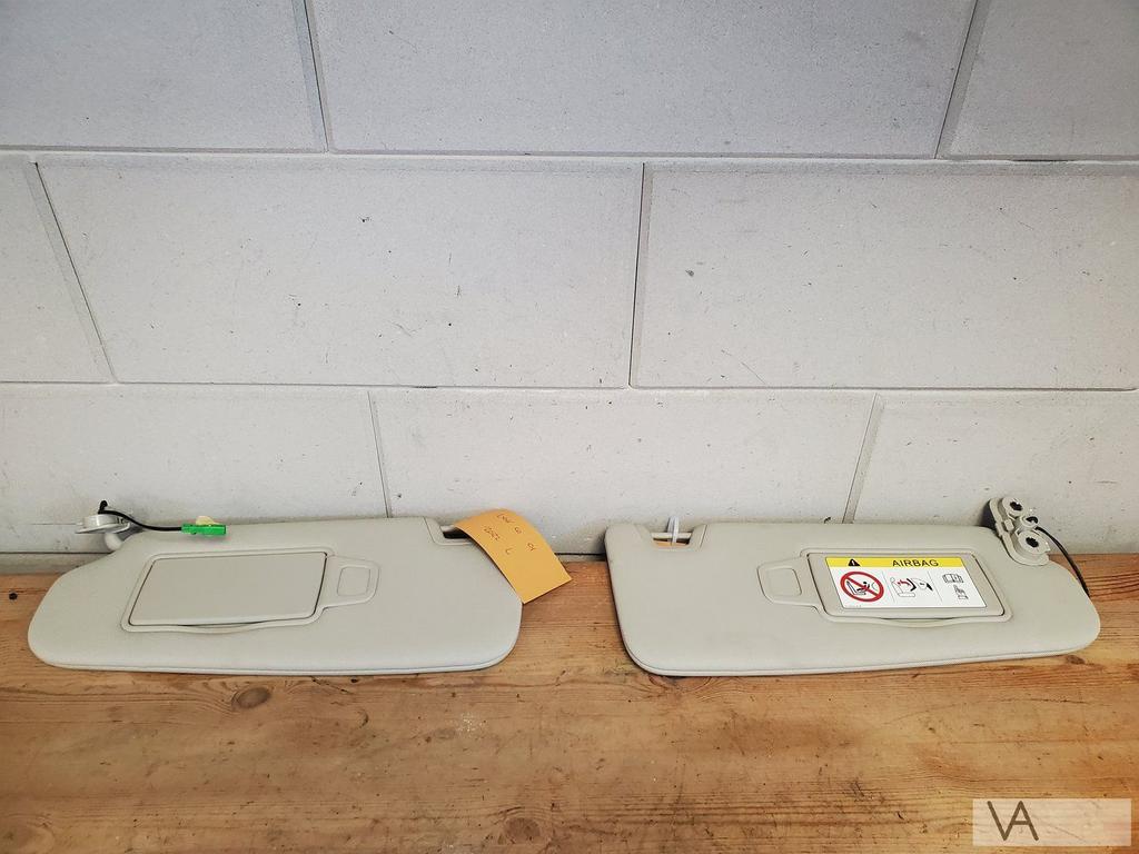 Lynk & c0 01 2020 - 2024 zonneklep met verlichting RECHTS, Ophalen of Verzenden, Gebruikt, Overige automerken