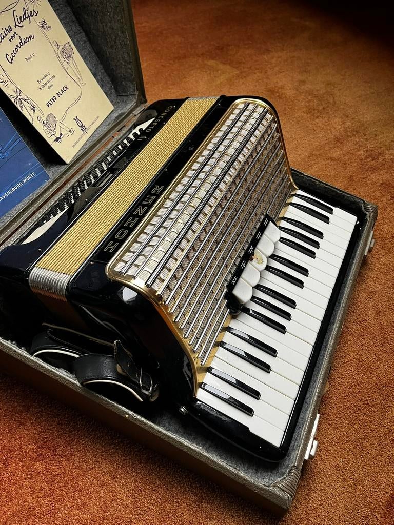 Accordeon Hohner Concerto III (3), Muziek en Instrumenten, Gebruikt, 72-bas, Met koffer, Hohner