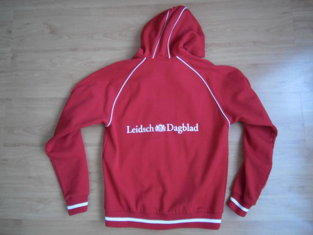 rood vest Leidsch Dagblad maat M reclame, Ophalen of Verzenden, Gebruikt, Gebruiksvoorwerp