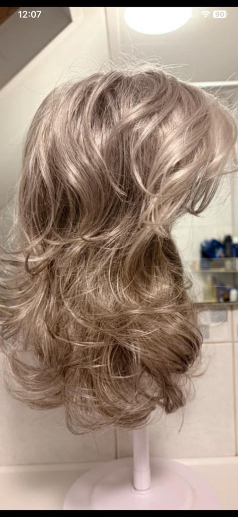 Haarwerk echt haar zilver/grijs HK haarwerken, Sieraden, Tassen en Uiterlijk, Uiterlijk | Haarverzorging, Ophalen of Verzenden
