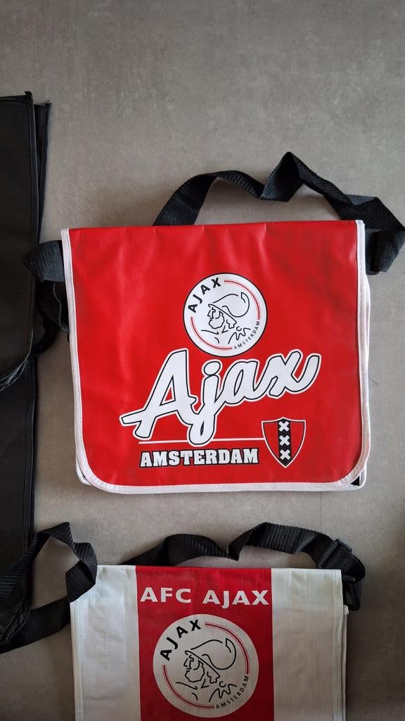 AJAX TASSEN EN VLAG, Ophalen of Verzenden, Nieuw, Rugtas, Minder dan 30 cm