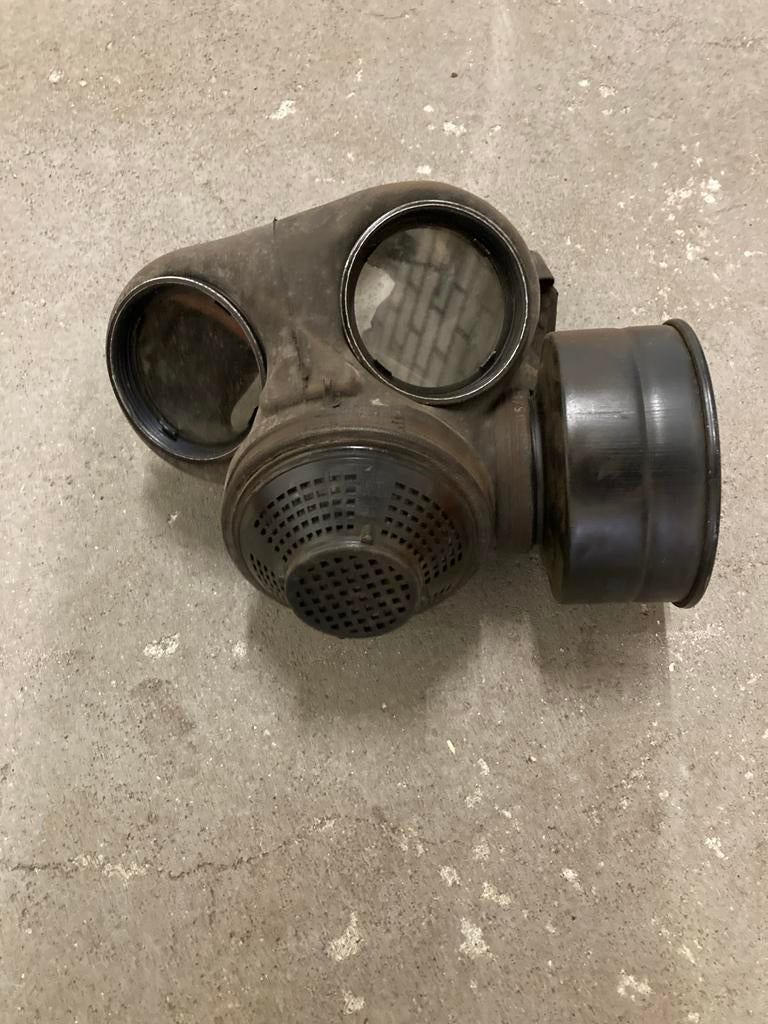Oud gasmasker, Verzamelen, Ophalen, Overige soorten, Overige gebieden, Helm of Baret