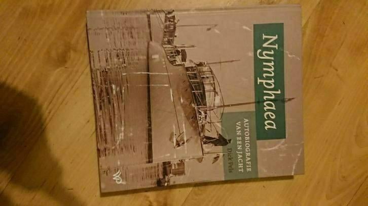 Dick Pels -  Nymphaea Autobiografie van een jacht verzend €0, Boeken, Biografieën, Zo goed als nieuw, Sport, Ophalen of Verzenden
