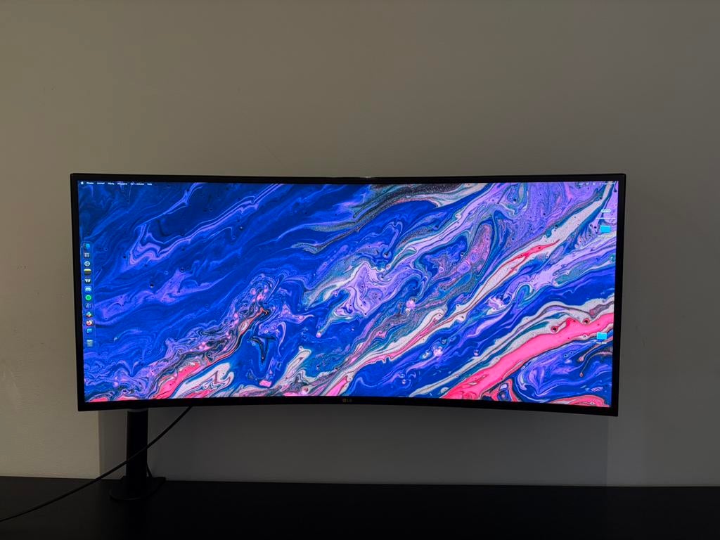 lg monitor, 50 Hz, Ophalen of Verzenden, Zo goed als nieuw, 100 cm of meer