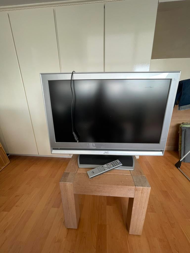 JVC tv 79 cm lang 53 cm hoog, Ophalen of Verzenden, Zo goed als nieuw, 50 Hz, Overige merken