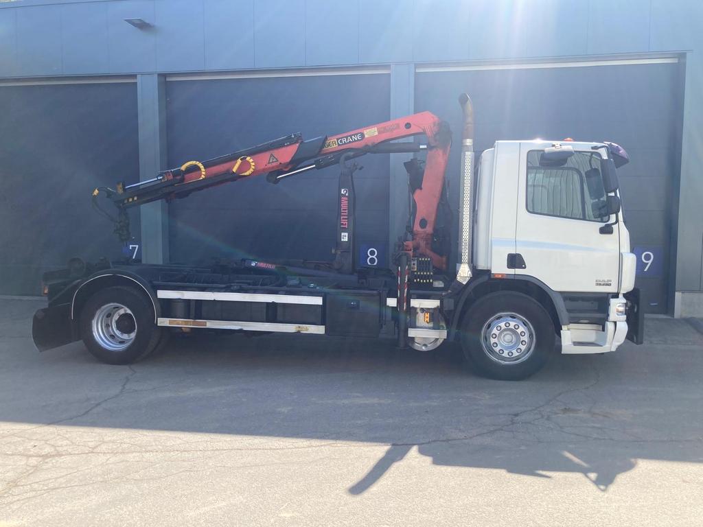 Mooie DAF 75 met Palfinger laadkraan en HIAB Haakarmsysteem, Auto's, Vrachtwagens, Bedrijf, 360° camera, ABS, Airbags, Bluetooth