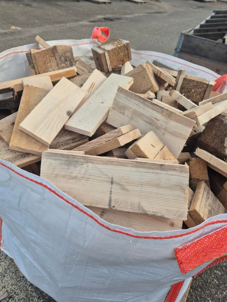 Pallet hout, Minder dan 3 m³, Ophalen, Blokken