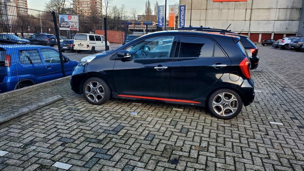 Kia Picanto 1.2 GT Line Luxe sport uitvoering bouwjr 2016, Auto's, Zwart, 4 cilinders, Zwart, Handgeschakeld