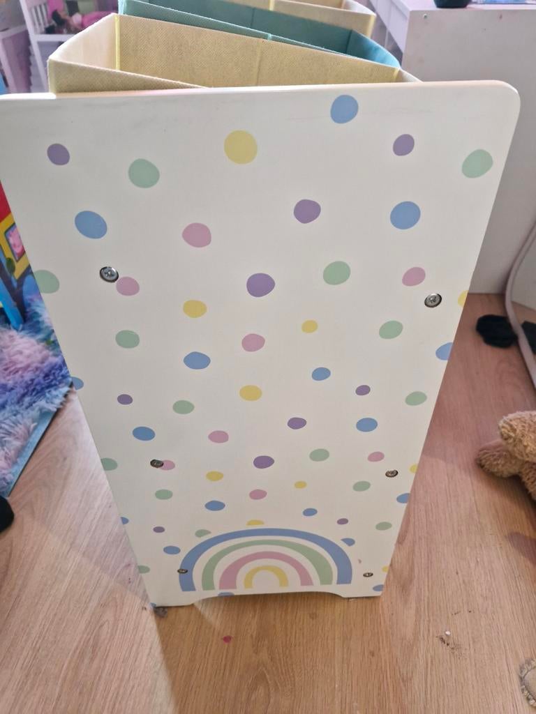Speelgoedkast regenboog met opbergbakken, Kinderen en Baby's, Kinderkamer | Commodes en Kasten, Minder dan 90 cm, Gebruikt, Kast