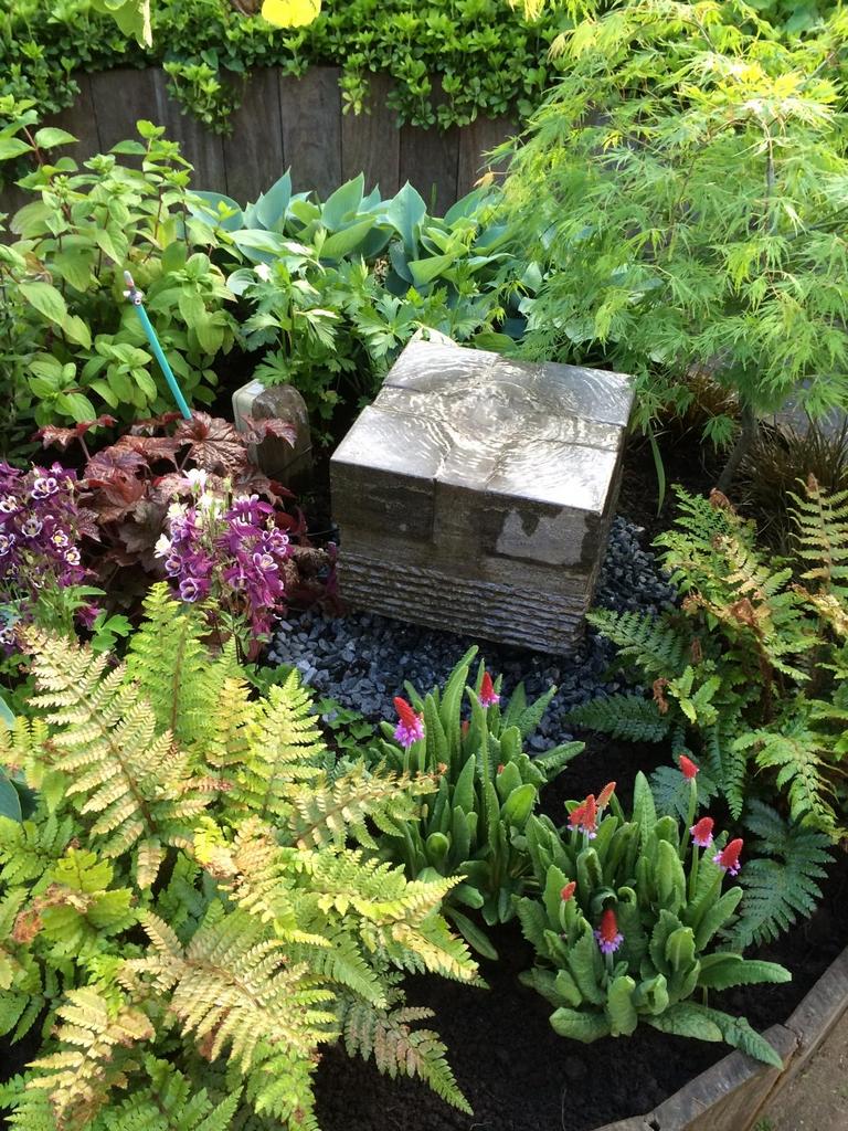 Waterornament hardsteen compleet met kuip en pomp, Ophalen, Gebruikt, Hardsteen, Waterornament