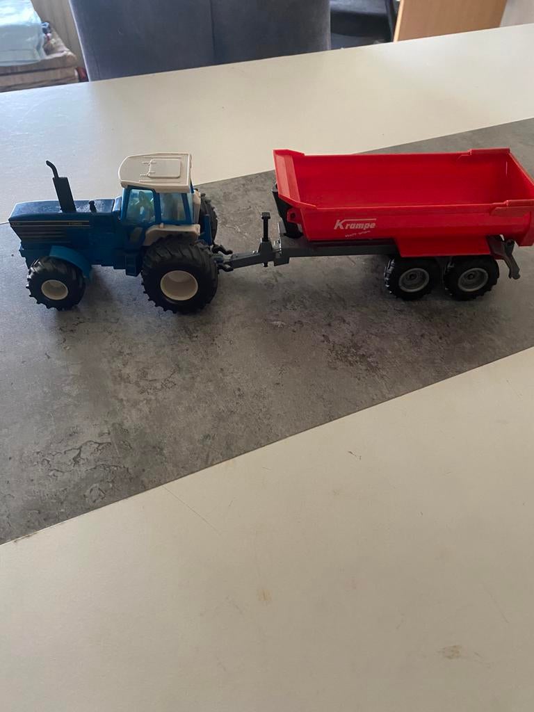 Britains ford 8730 met kieper van siku in goede staat, Ophalen of Verzenden, Zo goed als nieuw, Tractor of Landbouw, Britains