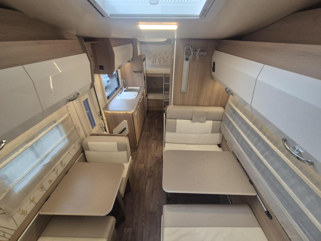 Roller Team Kronos 277 m 6 Persoons, Caravans en Kamperen, Campers, Overige merken, Treinzit, Bedrijf, Tot en met 6