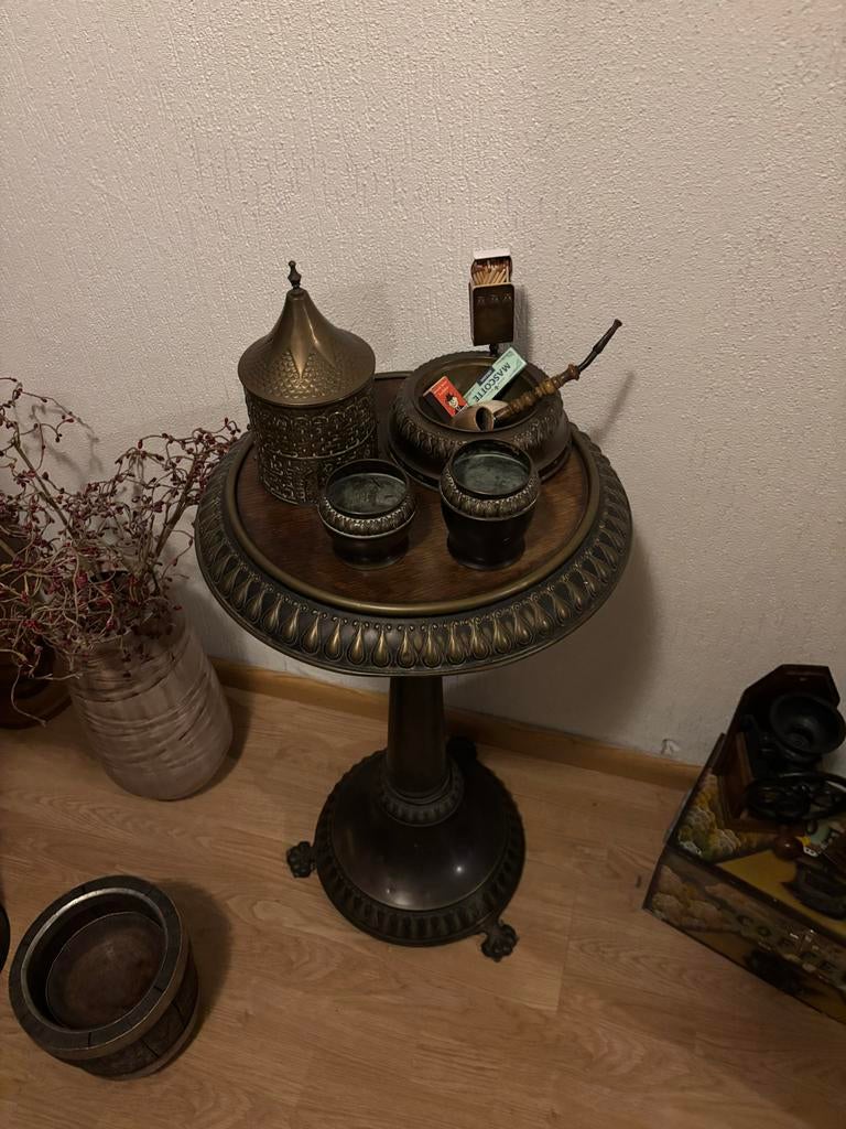 Antieke Rooktafel met Decoratieve Elementen, Ophalen