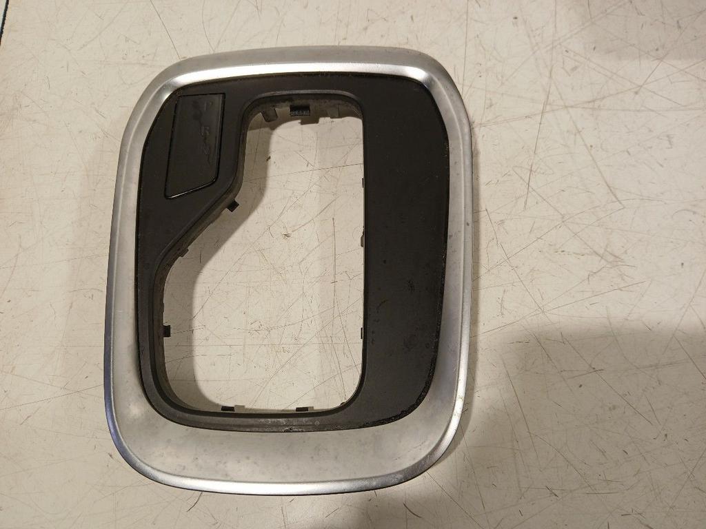 Sierlijst Renault Mégane, Onderdelen@venauto.nl, Van der Ven Autorecycling B.V., Gebruikt, Ettenseweg 76, 4706 PB Roosendaal, The Netherlands