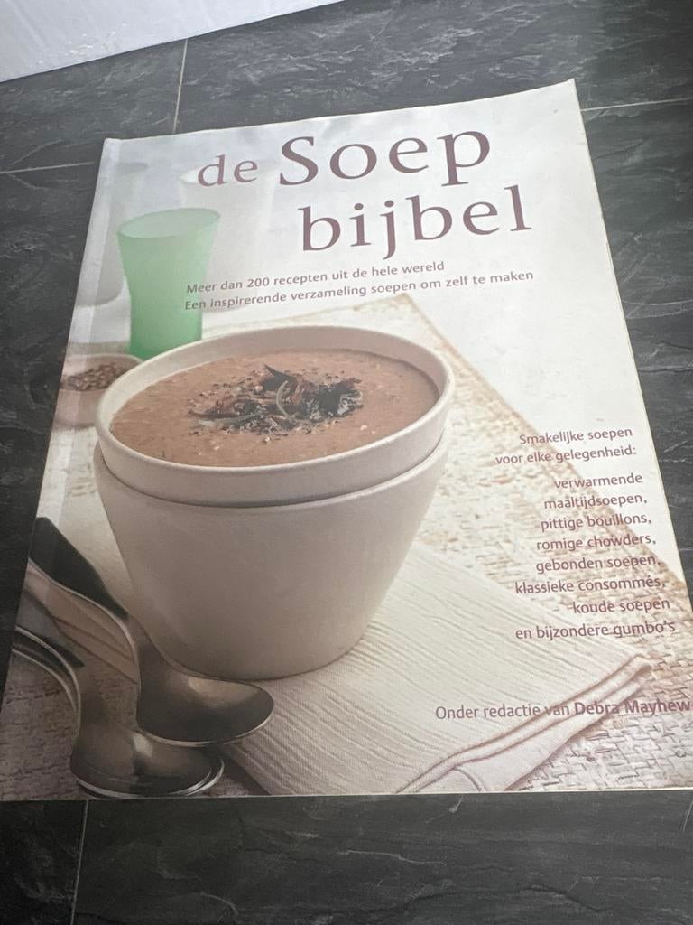 De Soepbijbel boek, Boeken, Ophalen of Verzenden, Gelezen, Voorgerechten en Soepen