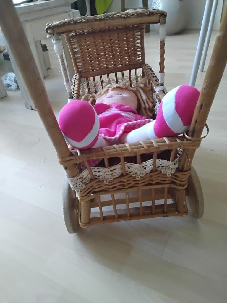 Antieke poppenwagen brocante, Ophalen of Verzenden