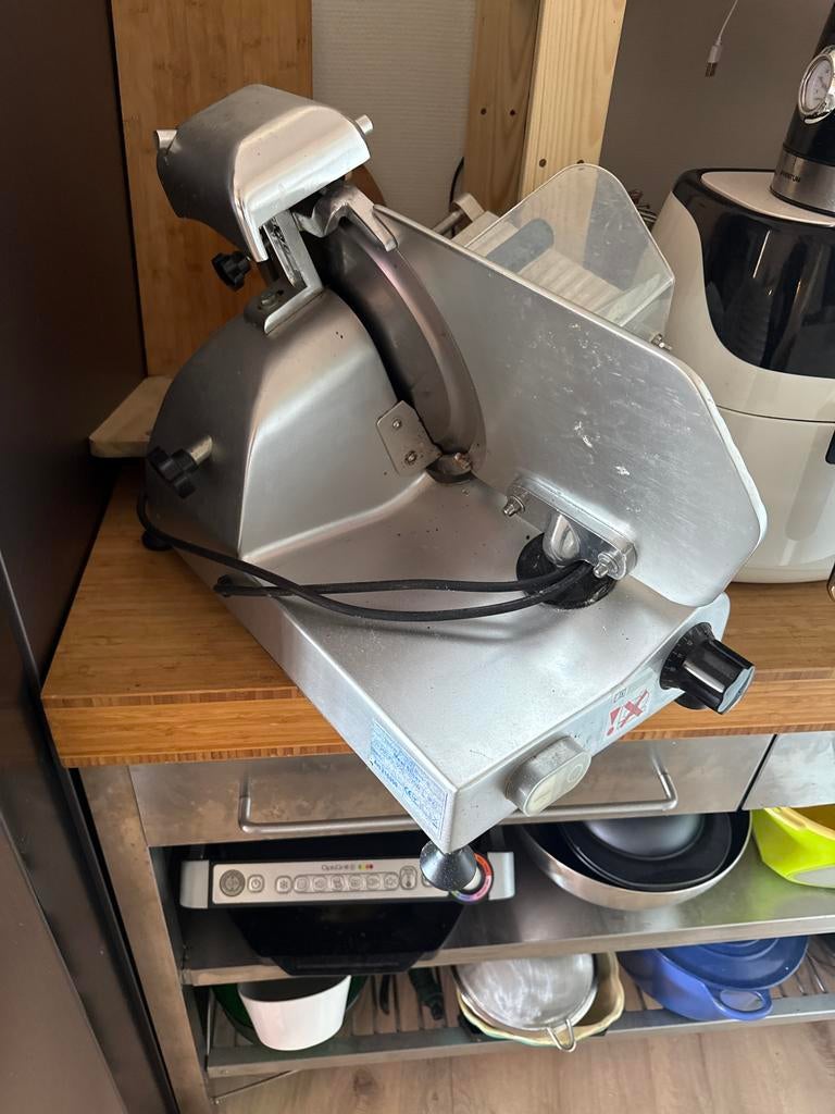 Professionele Snijmachine - Ideaal voor Vlees en Kaas, Ophalen of Verzenden, Gebruikt
