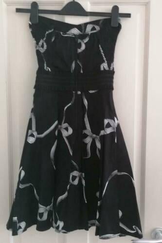 Dept strapless zwart lief jurkje met witte strikken XS 34943, Kleding | Dames, Jurken, ., Zwart, Ophalen of Verzenden, Zo goed als nieuw