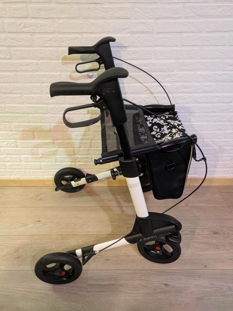 ToPro Troja rollator 2G maat M, Ophalen, Opvouwbaar, Zo goed als nieuw