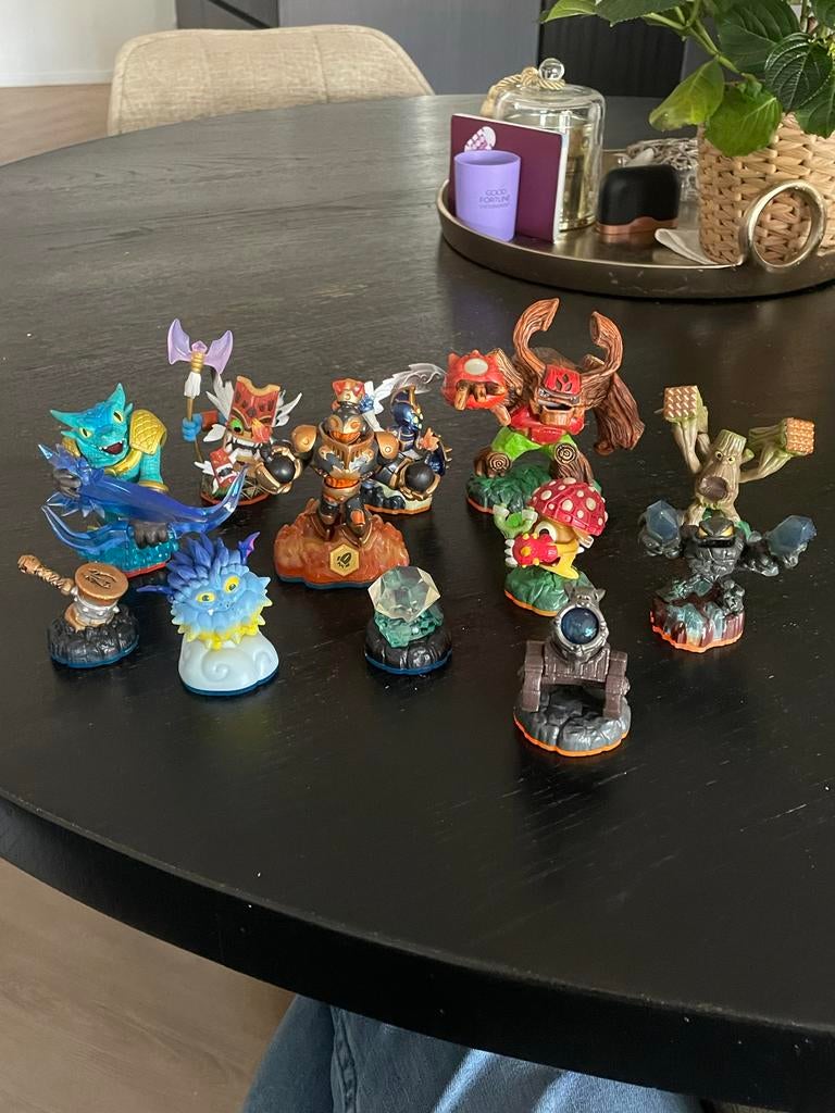 Diverse Skylanders en gadgets, Avontuur en Actie, Verzenden, 2 spelers, Zo goed als nieuw
